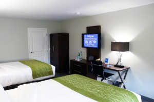 Comfort Inn Antioch - 2 Queen Bedroom Vanity and Work Desk